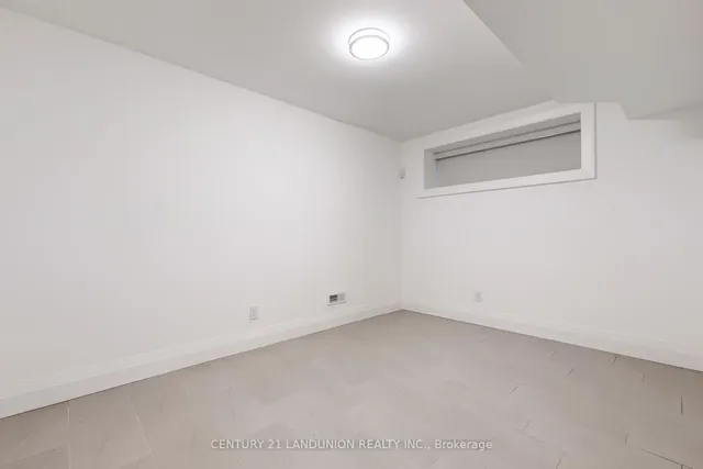 Additional image 40 of 46 Elmsthorpe Ave