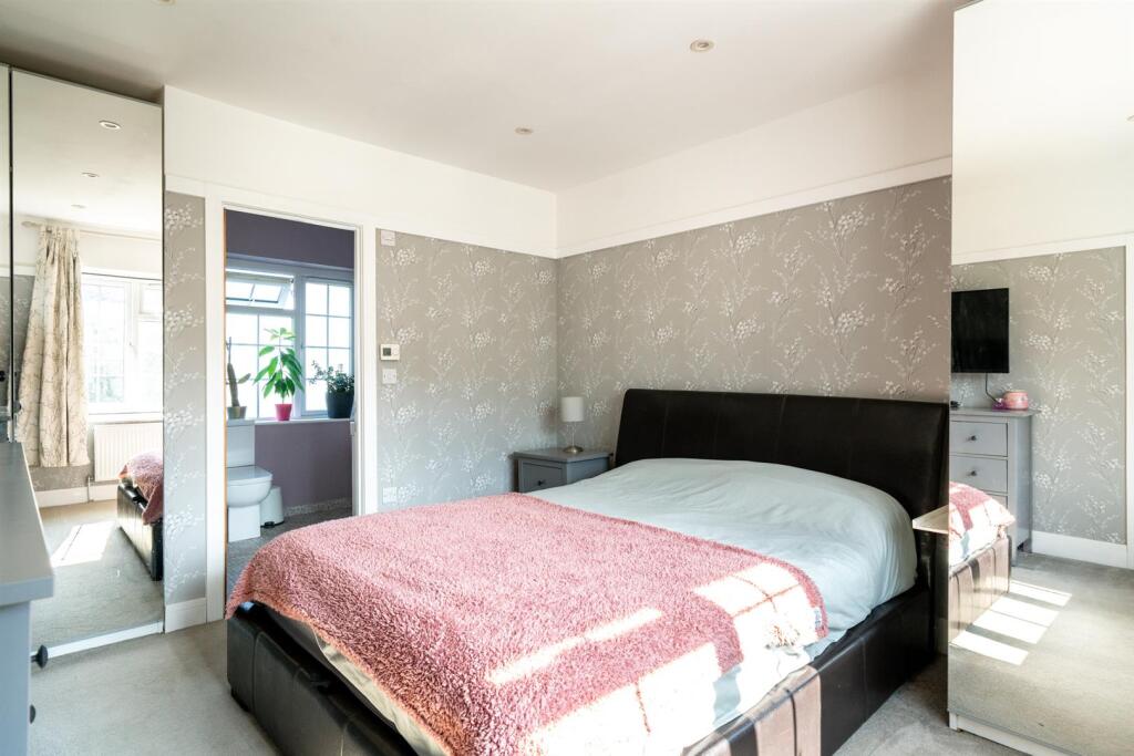 Additional image 21 of Oaklands Lane, St Albans