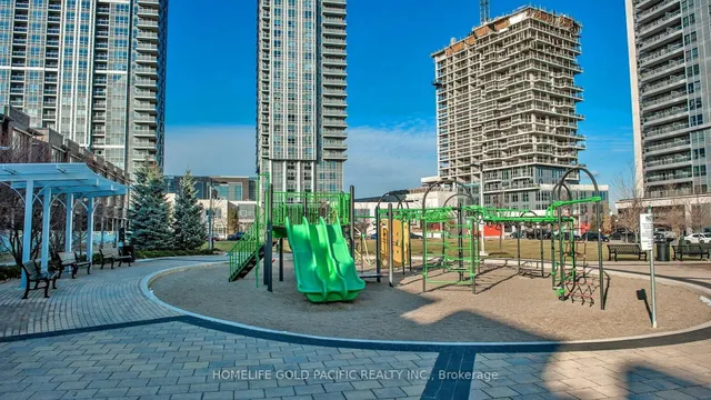 Additional image 47 of 275 Village Green Sq Unit 3423