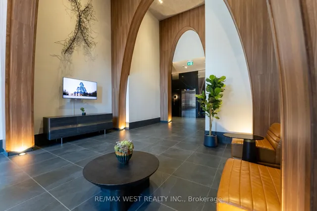 Additional image 3 of 270 Dufferin St Unit 413