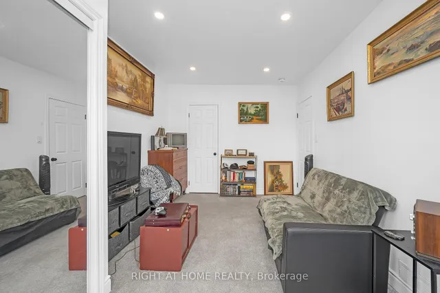 Additional image 20 of 18 Huntley St