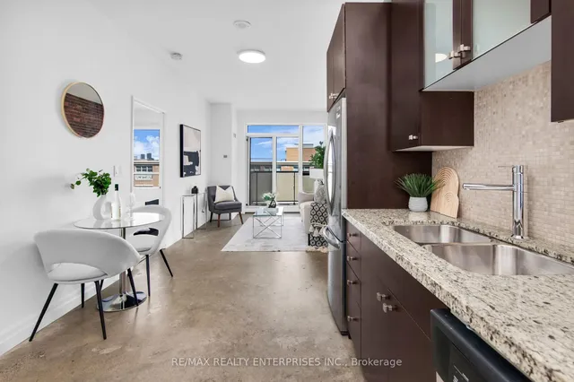 Additional image 14 of 1005 King St Unit 913