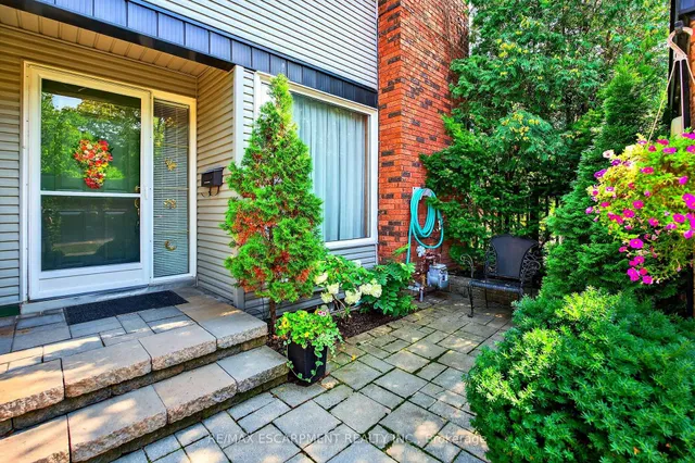 Additional image 5 of 1552 Kerns Rd Unit 4