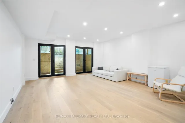 Additional image 40 of 31 Redwood Ave