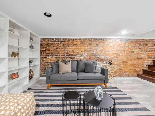 Additional image 34 of 77 Walnut Ave