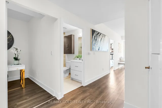 Additional image 3 of 188 FAIRVIEW MALL Dr Unit 2101