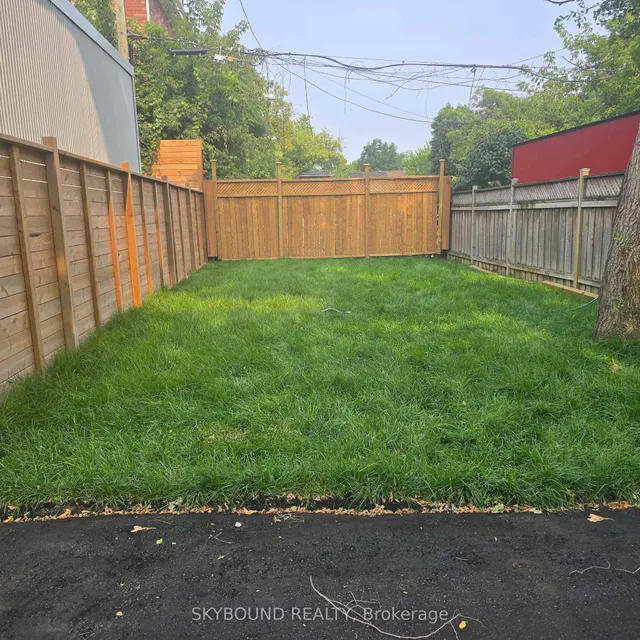 Additional image 25 of 837 Gladstone Ave