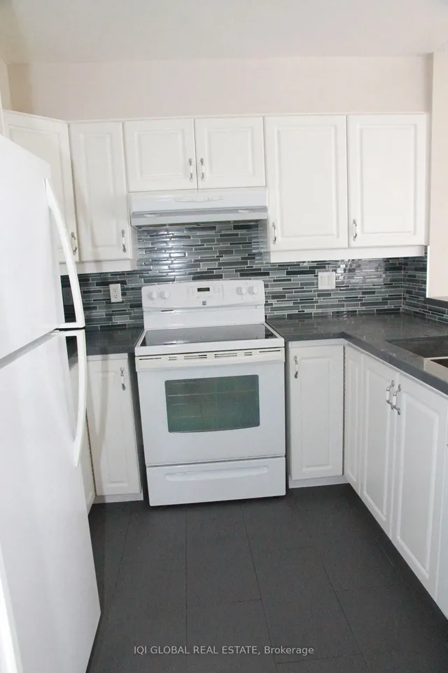 Additional image 7 of 7 Carlton St Unit 1212