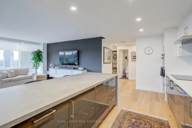 Additional image 17 of 2045 Lake Shore Blvd Unit 2410