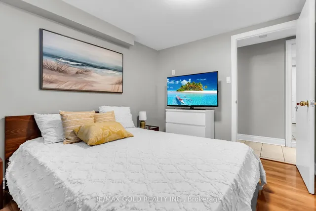 Additional image 34 of 52 Paradelle Cres