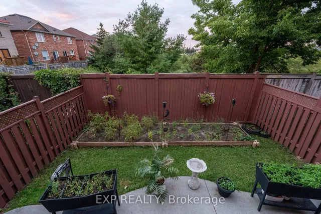 Additional image 32 of 37 Farthingale Cres