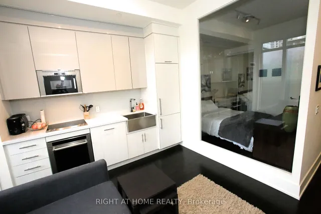 Additional image 16 of 330 Richmond St Unit 210