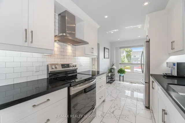 Additional image 16 of 12 Sparklett Cres