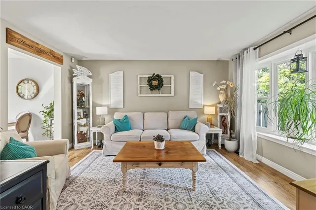 Additional image 6 of 992 Garth St