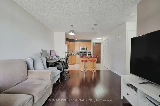 Additional image 13 of 17 Michael Power Pl Unit 814