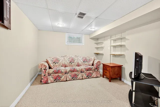 Additional image 16 of 1025 KING Rd