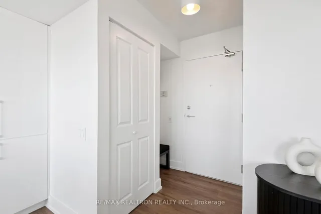 Additional image 2 of 1040 The Queensway Ave Unit 901