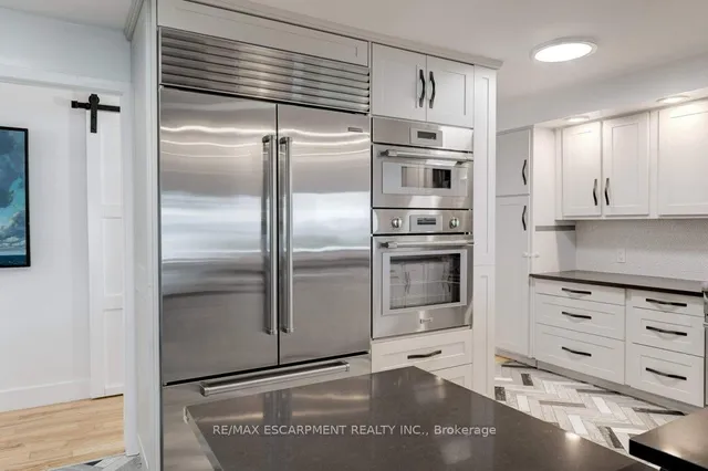 Additional image 20 of 636 WEST OVAL Dr