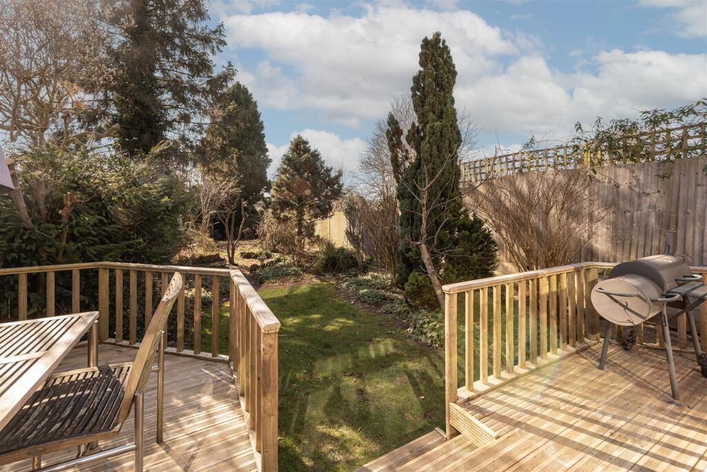 Additional image 11 of Barnfield Road, Harpenden