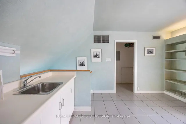 Additional image 41 of 4 Highbourne Rd