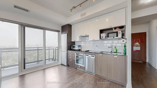 Additional image 16 of 275 Village Green Sq Unit 3423
