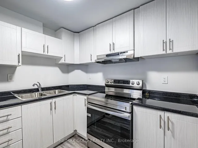 Additional image 32 of 36 Feeder St