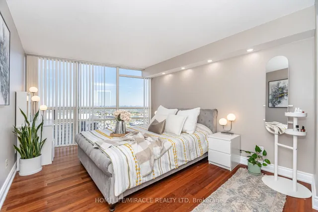 Additional image 29 of 50 eglinton Ave Unit 1701