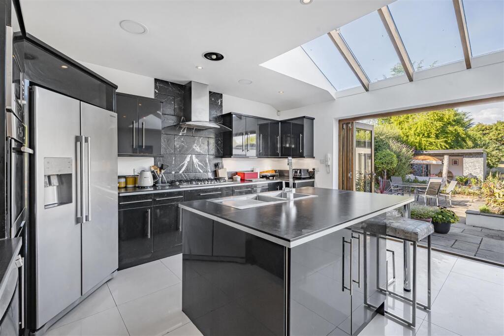 Additional image 10 of Codicote Road, Welwyn