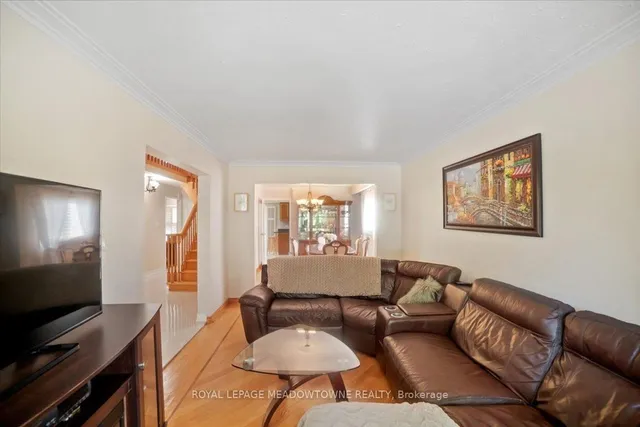 Additional image 15 of 836 Greycedar Cres