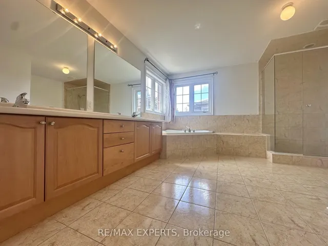 Additional image 21 of 2 Louvre Circ