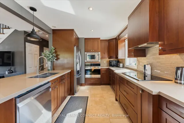 Additional image 10 of 47 Brenda Cres