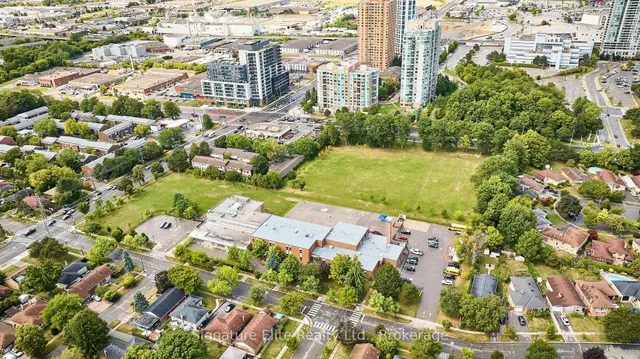 Additional image 40 of 4 Cora Cres