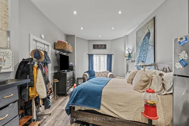 Additional image 21 of 181 West Ave