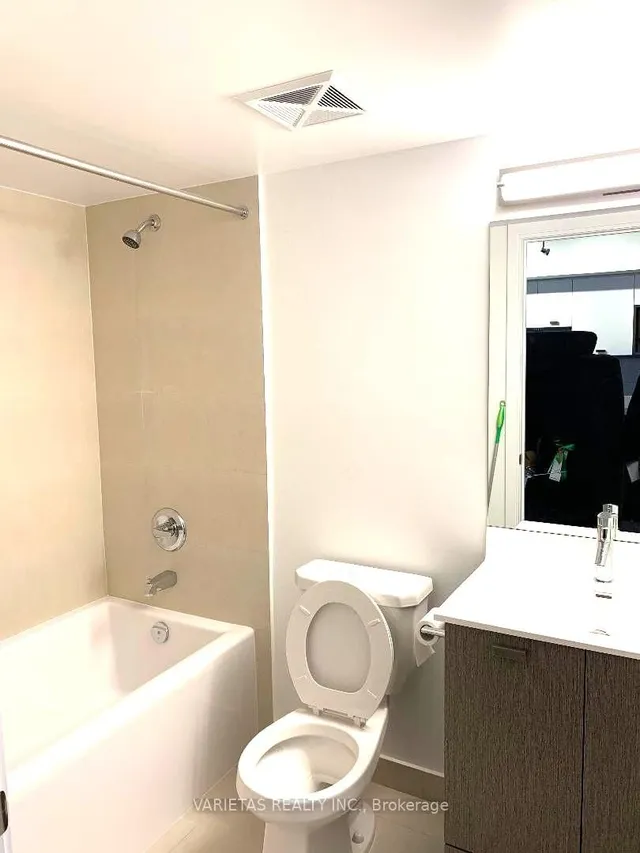 Additional image 13 of 275 Village Green Sq Unit 1321