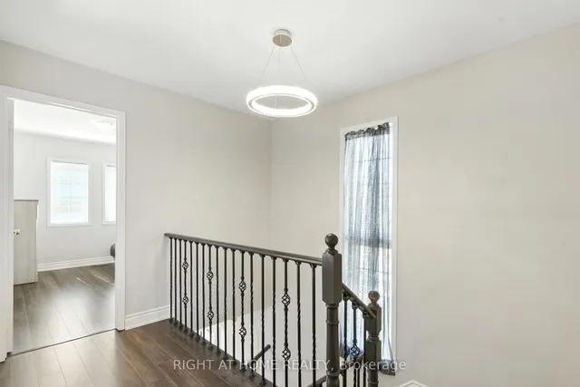 Additional image 4 of 1233 Lamont Cres