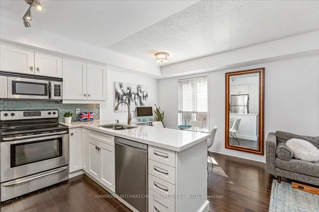 Additional image 4 of 46 Western Battery Rd Unit 838