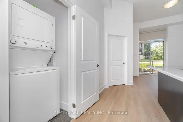 Additional image 23 of 85 Robinson St Unit 102