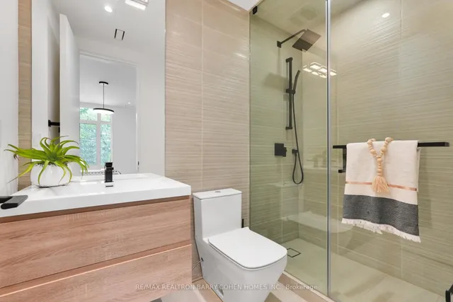 Additional image 33 of 52 Elmsthorpe Ave