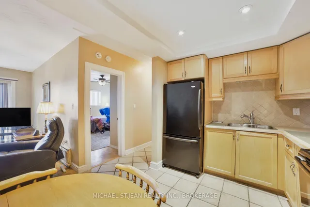 Additional image 14 of 8 Woodman Dr Unit 808