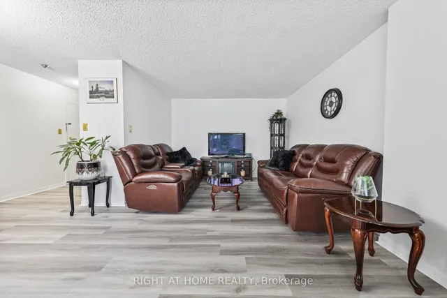 Additional image 7 of 1665 Victoria Park Ave Unit 206