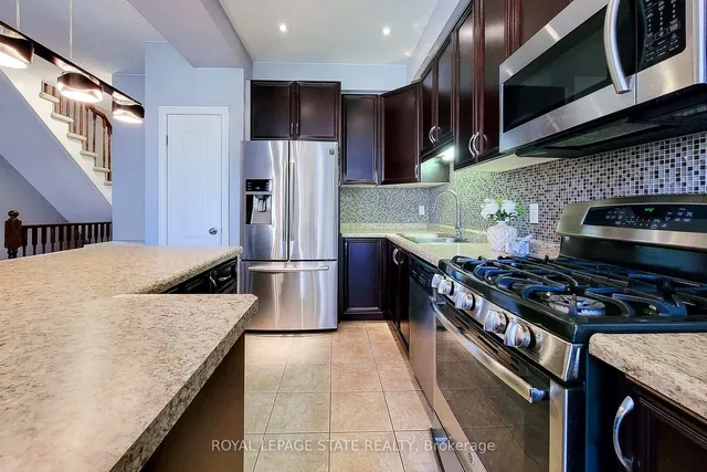 Additional image 20 of 110 Marina Point Cres