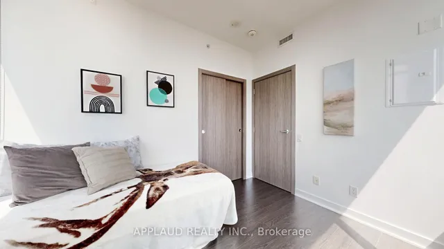 Additional image 18 of 17 Bathurst St Unit 3302