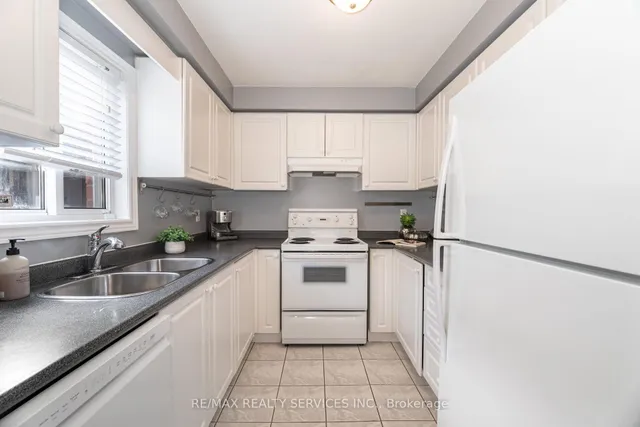 Additional image 10 of 123 Farthingale Cres