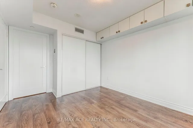 Additional image 21 of 275 Village Green Sq Unit 1323