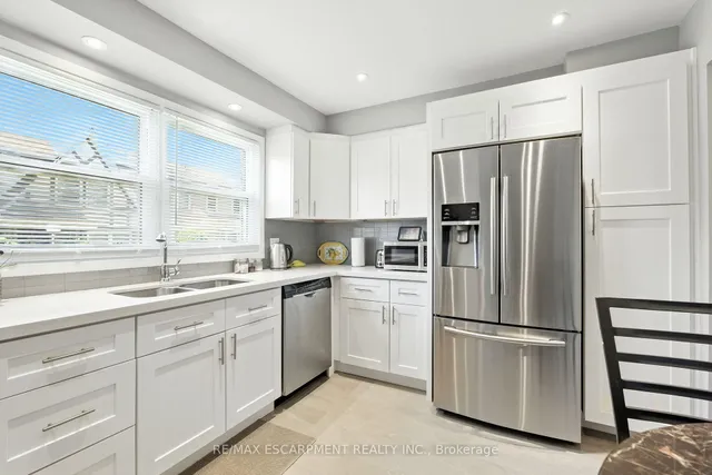 Additional image 10 of 2254 Upper Middle Rd Unit 3