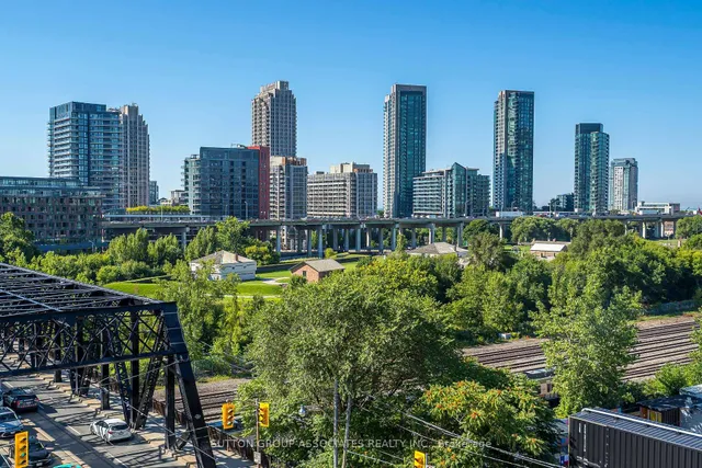 Additional image 16 of 27 Bathurst St Unit 508W