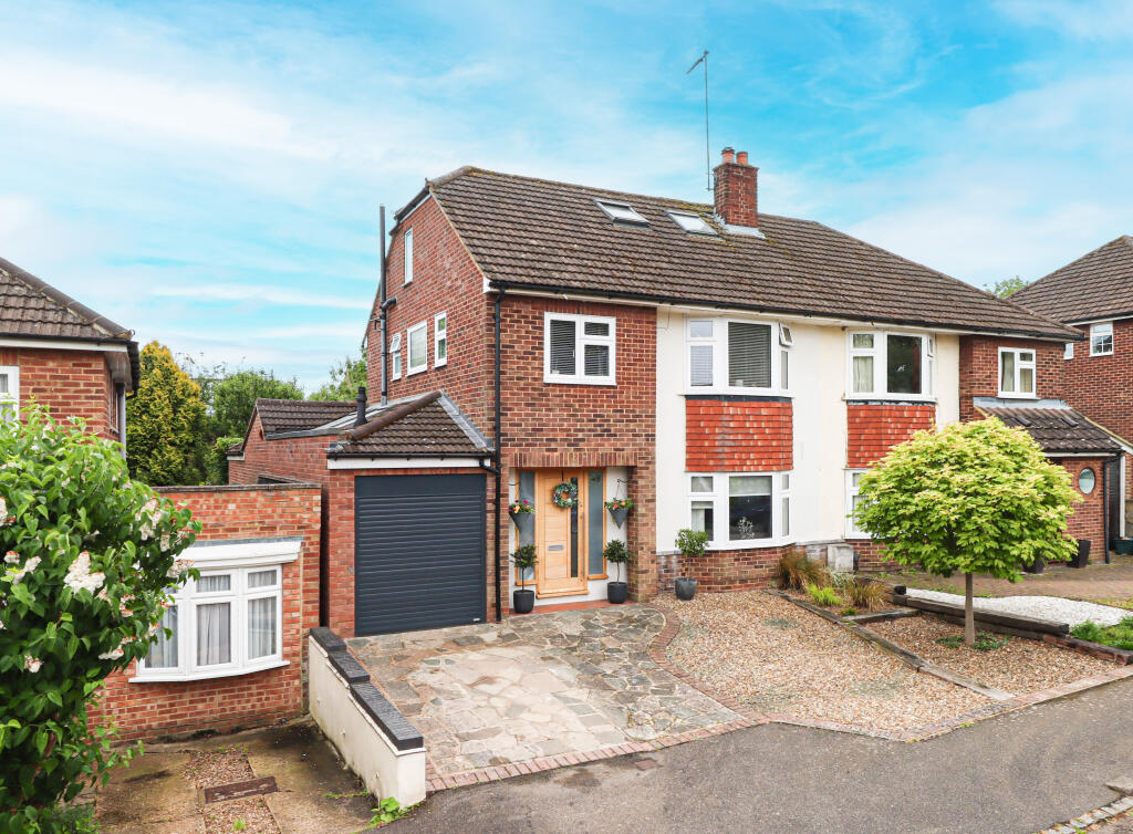Additional image 8 of Springfield Crescent, Harpenden, Hertfordshire, AL5