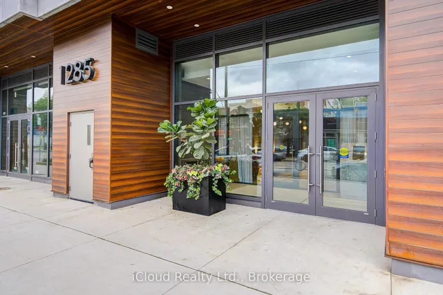 1285 Queen St Unit 211