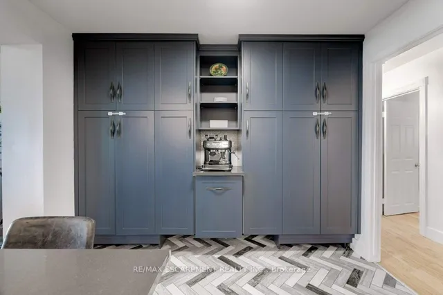 Additional image 21 of 636 WEST OVAL Dr