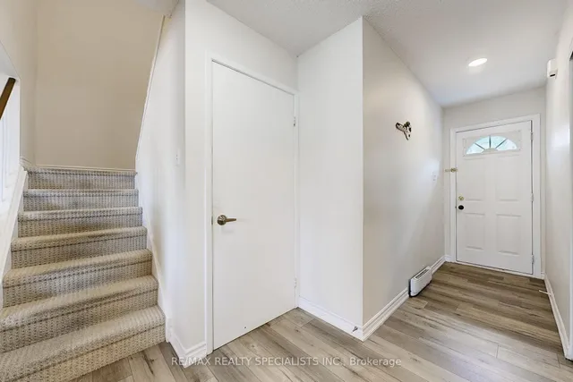 Additional image 9 of 17 Gladstone Sq